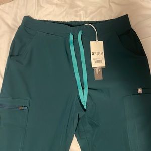 Fig fionlite skinny scrub pants size small NWT